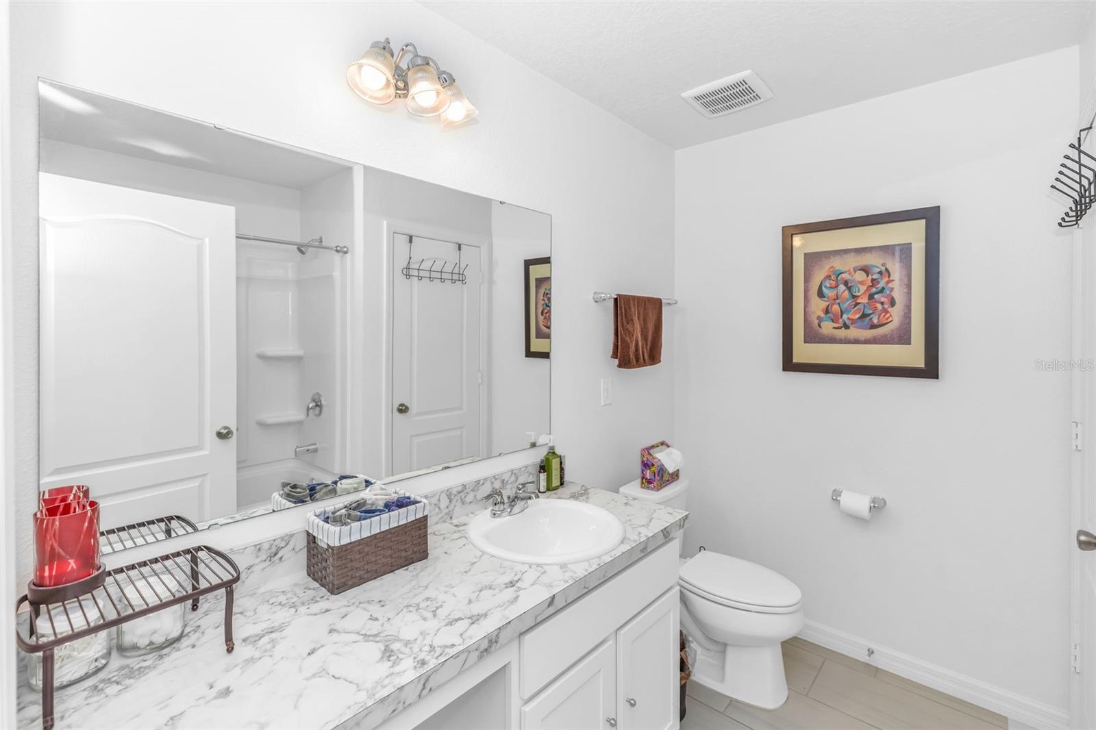 HANOVER SQUARE - Residential