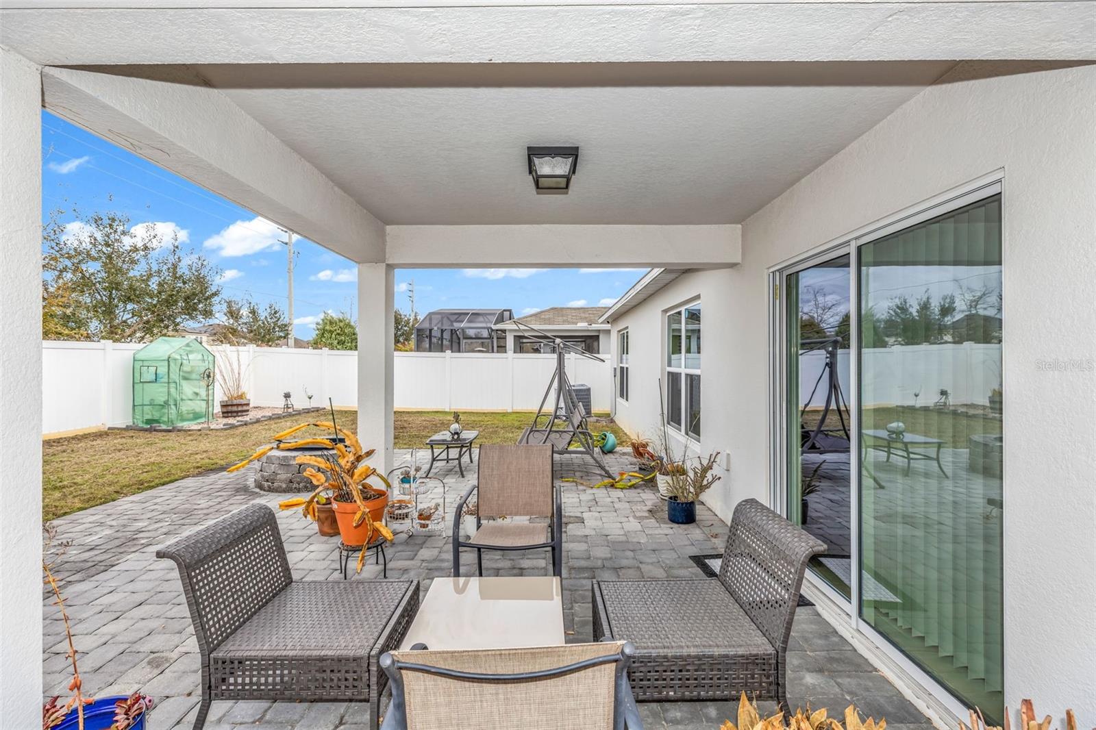 HANOVER SQUARE - Residential