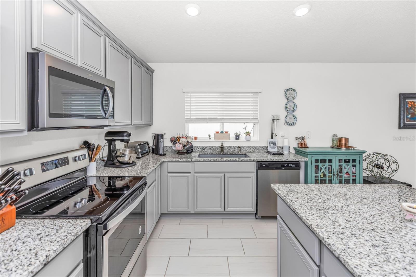 HANOVER SQUARE - Residential