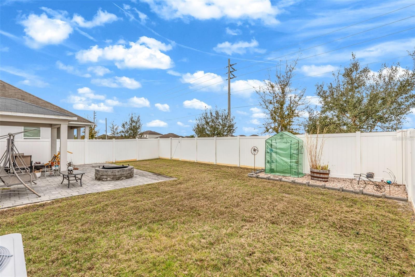 HANOVER SQUARE - Residential