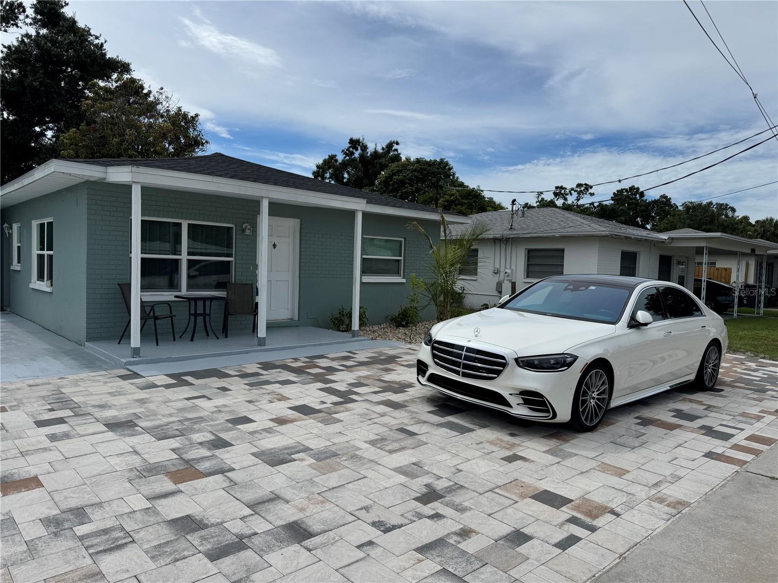 Set in one of Tampa's most vibrant and sought-after areas, this stunningly updated 3-bedroom, 2-bathroom
home perfectly blends contemporary style with everyday convenience. Just minutes from Midtown, Downtown,
and TPA Airport, this property places you in the heart of everything Tampa has to offer.
Extensively renovated at the end of 2020, the home features a new roof (2020), updated plumbing, electrical
systems, and a fully modernized interior. Luxury vinyl flooring flows throughout, creating a seamless and
stylish look, while both bathrooms have been tastefully renovated with modern finishes. The kitchen is a true
centerpiece, showcasing brand-new cabinets and granite countertops.
Nestled outside of flood zones, this home boasts a large backyard with a covered rear porch, making it the
perfect space for both entertaining and relaxation. With its high-quality upgrades and exceptional location, this
home provides the ideal combination of comfort, style, and convenience.