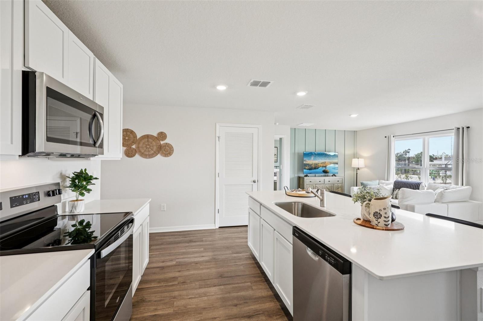 LEOMAS LANDING - PHASE 2 - Residential