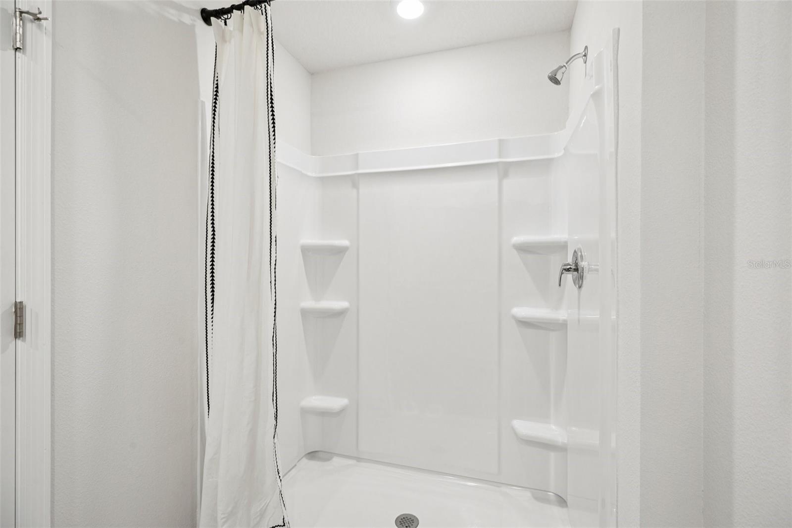 LEOMAS LANDING - PHASE 2 - Residential