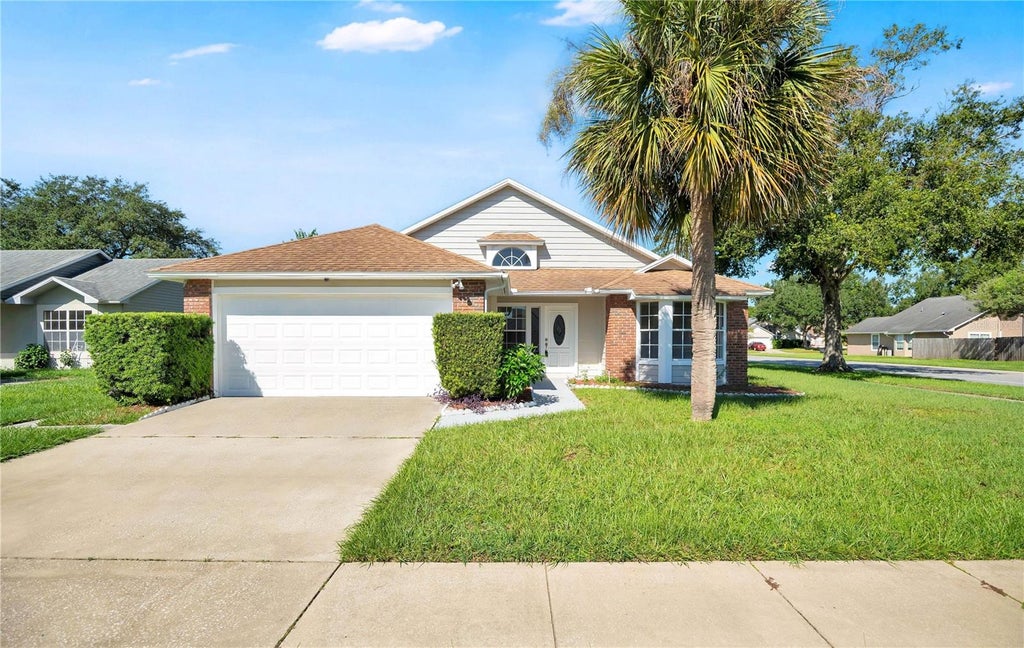 Photo of 233 S Aberdeen Circle, Sanford, FL 32773 (MLS # O6442303)