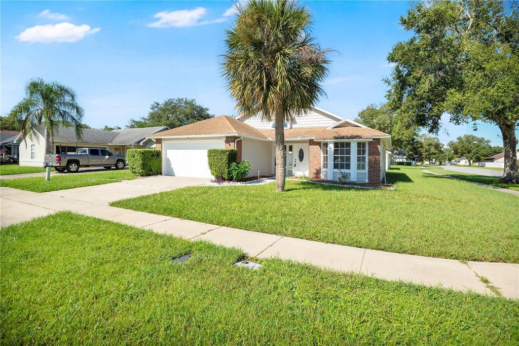 Photo of 233 S Aberdeen Circle, Sanford, FL 32773 (MLS # O6442303)