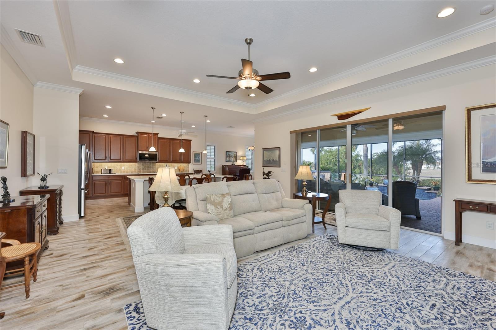 SUN CITY CENTER UNIT 274 & 2 - Residential