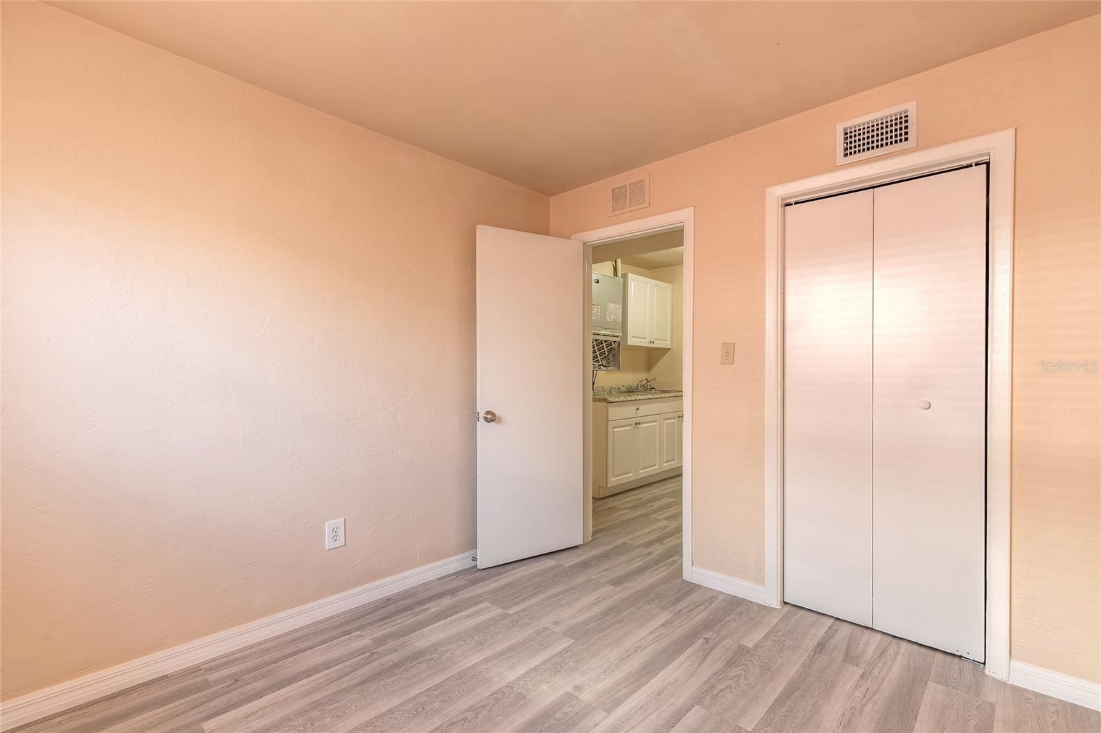 ROOSEVELT PARK - Residential Income