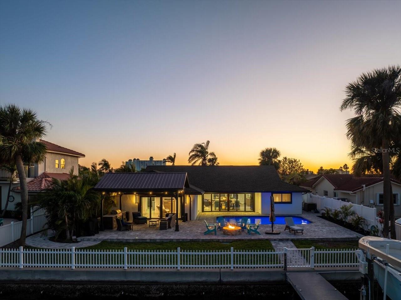 THREE PALMS POINT - Residential