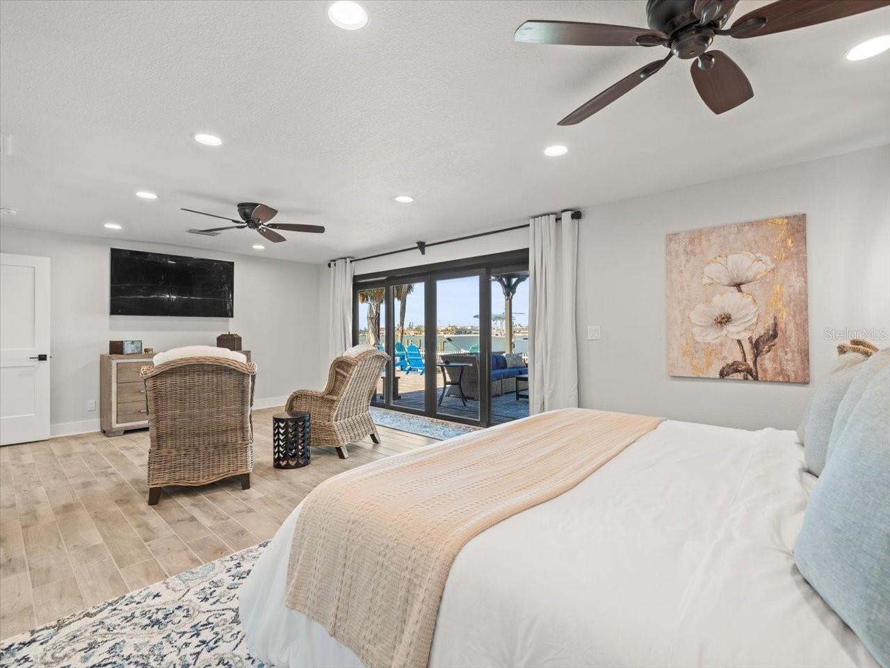 THREE PALMS POINT - Residential