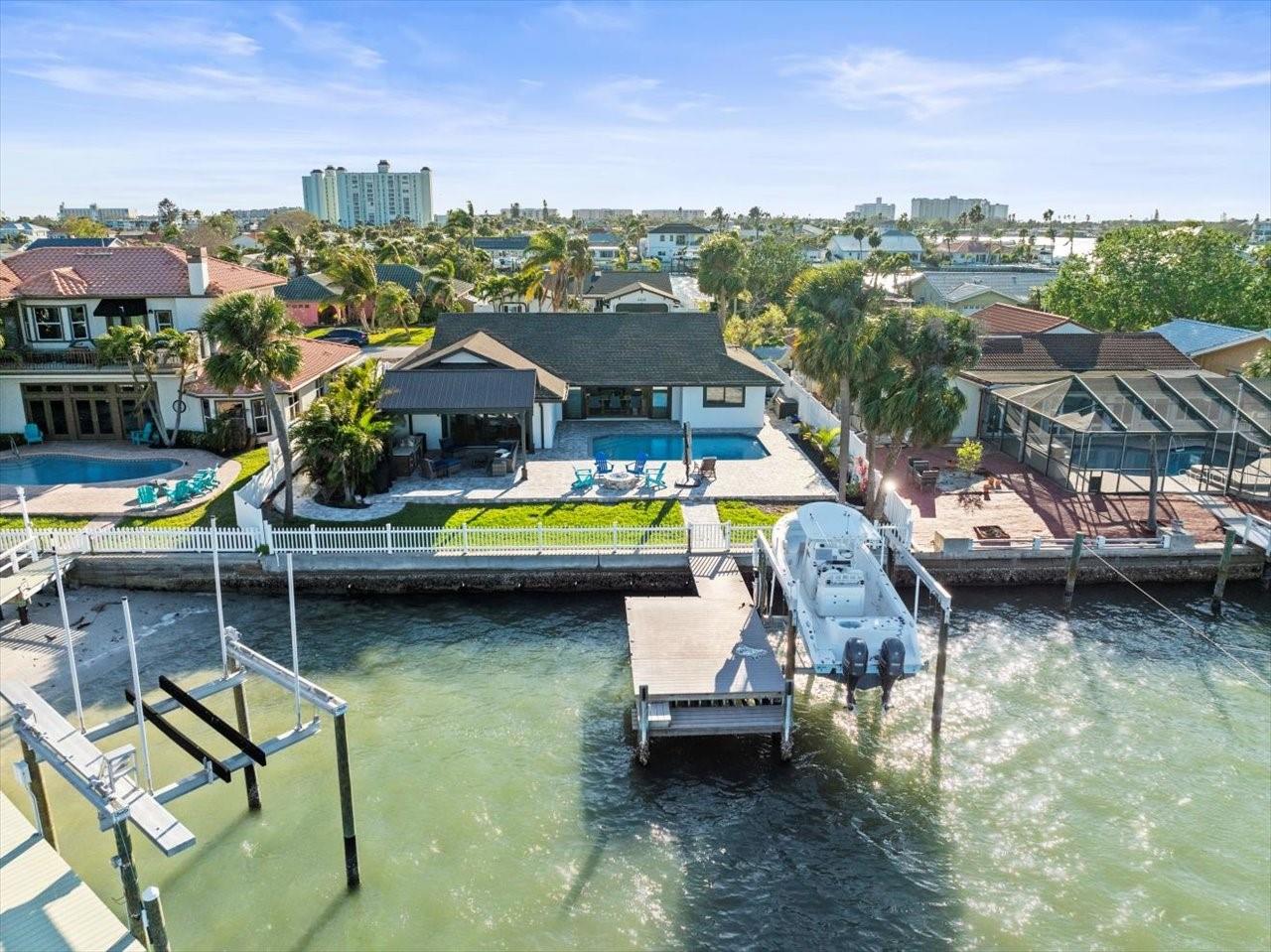 THREE PALMS POINT - Residential
