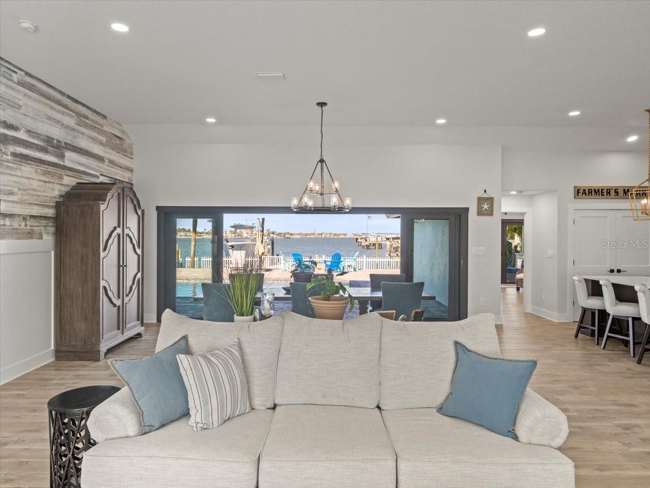 THREE PALMS POINT - Residential