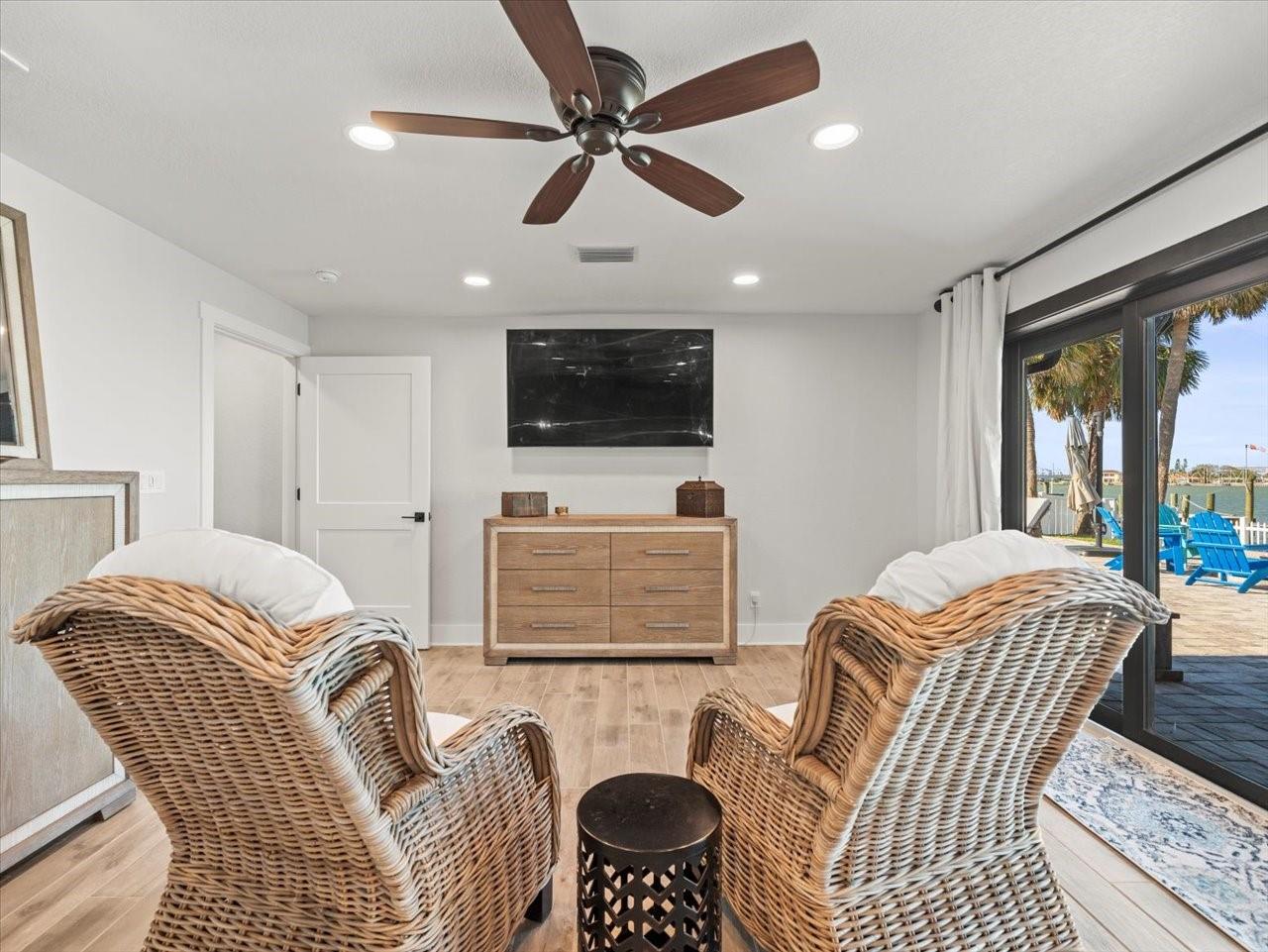 THREE PALMS POINT - Residential