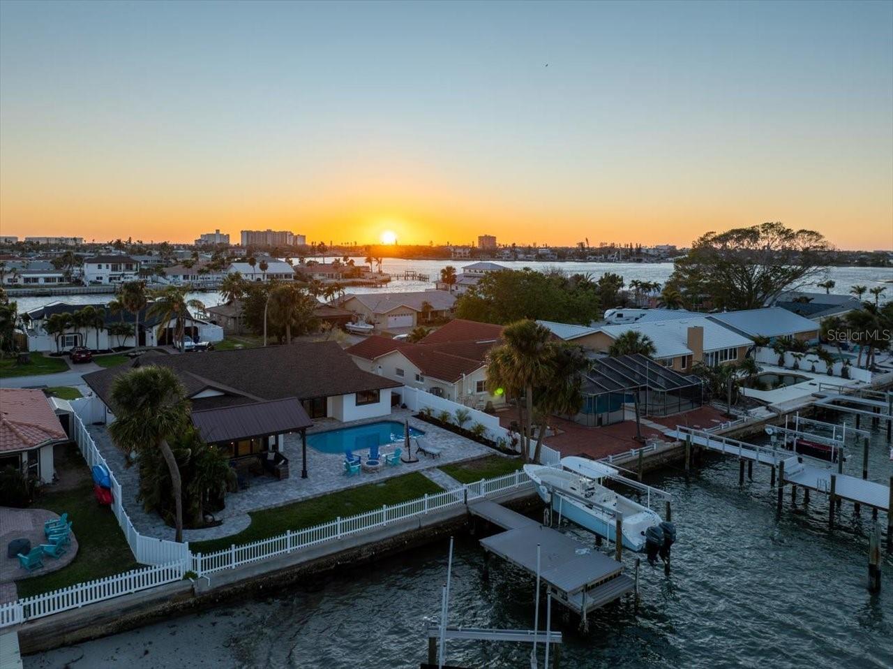 6421 4TH PALM POINT