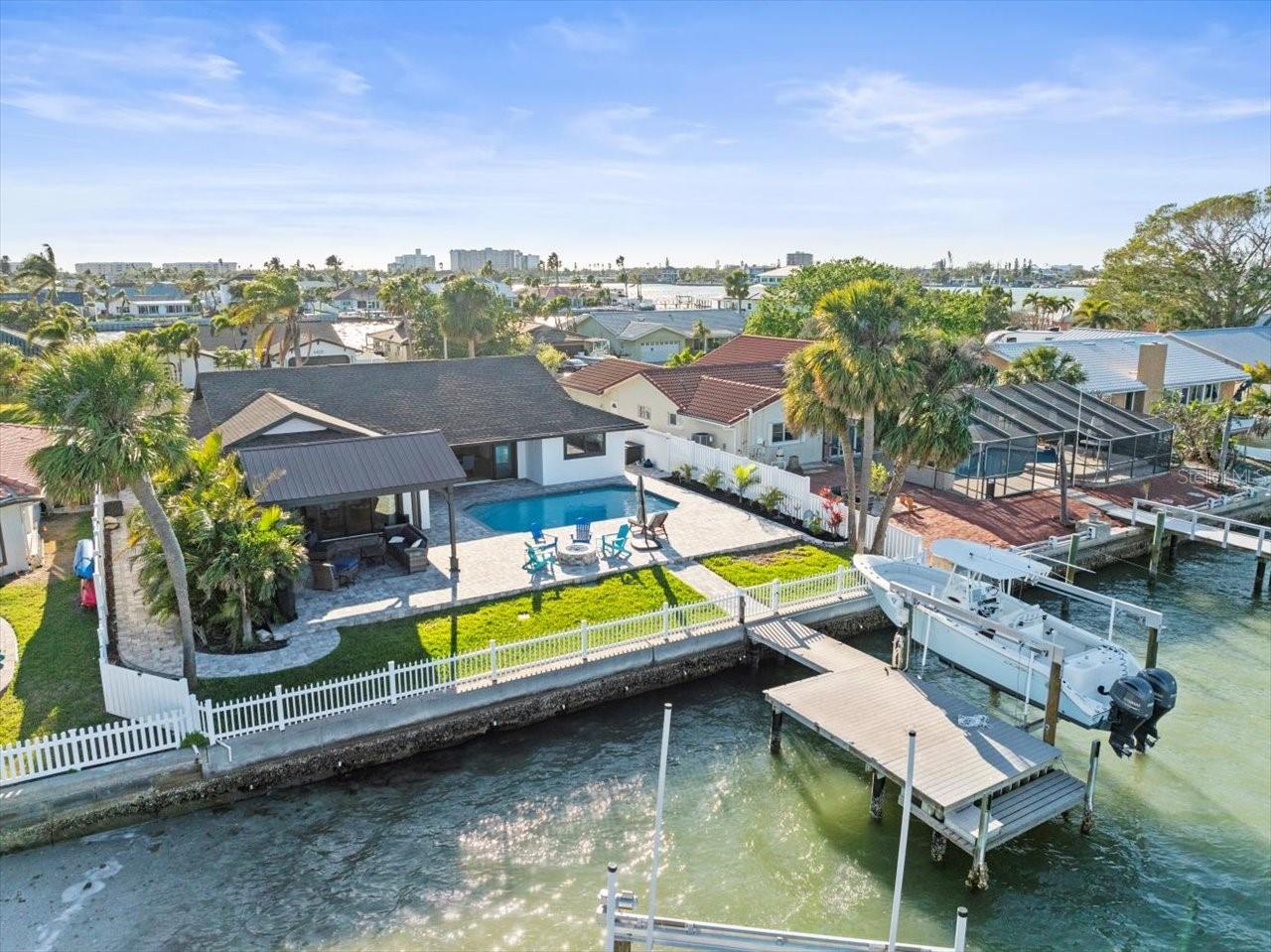 THREE PALMS POINT - Residential