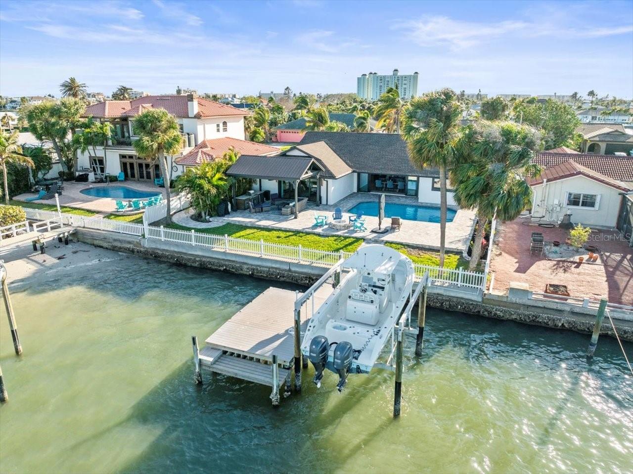 THREE PALMS POINT - Residential