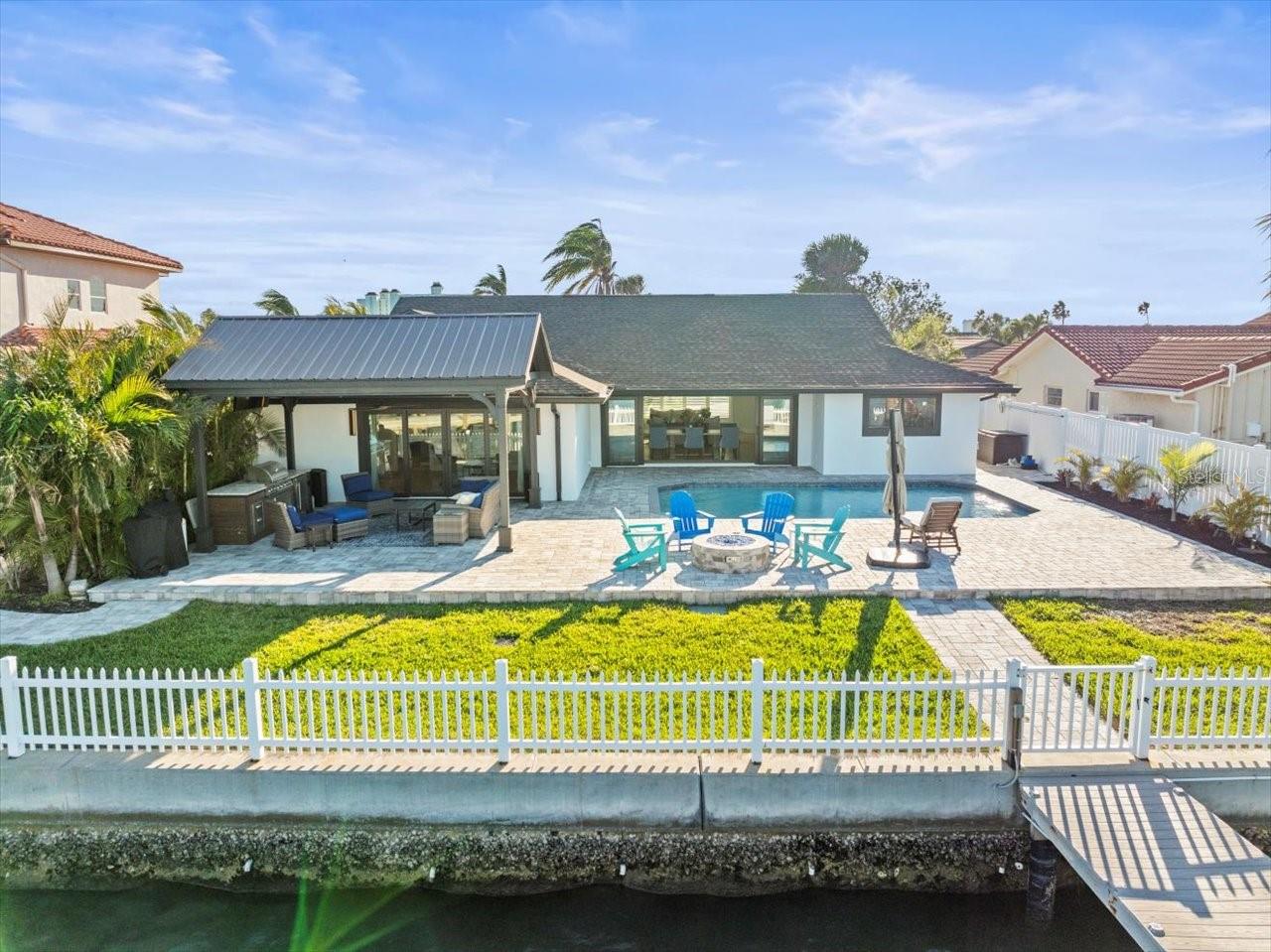 THREE PALMS POINT - Residential
