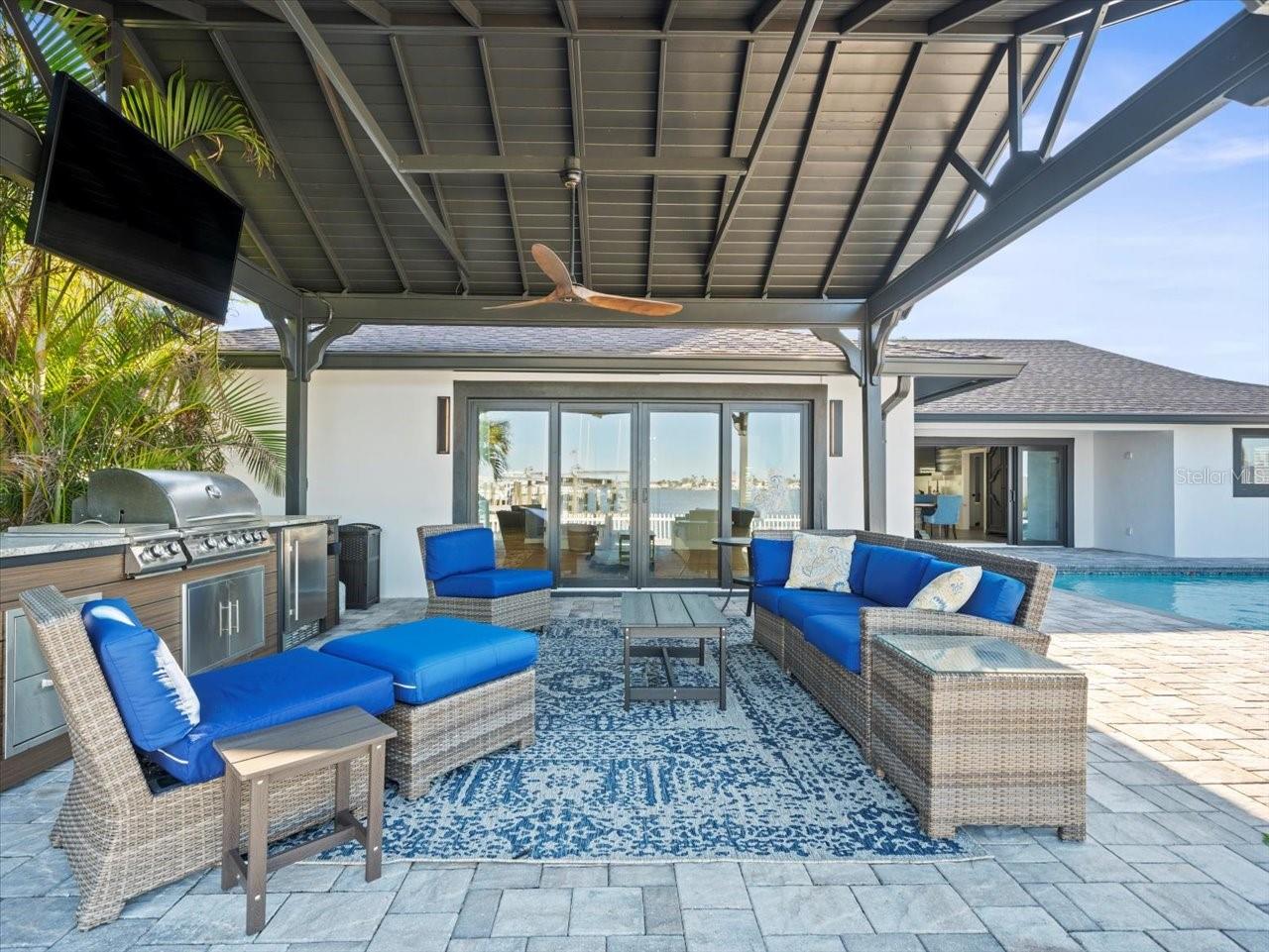 THREE PALMS POINT - Residential