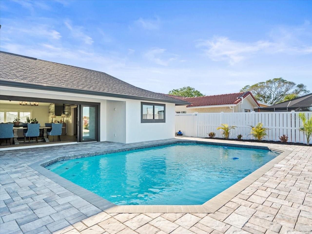 THREE PALMS POINT - Residential