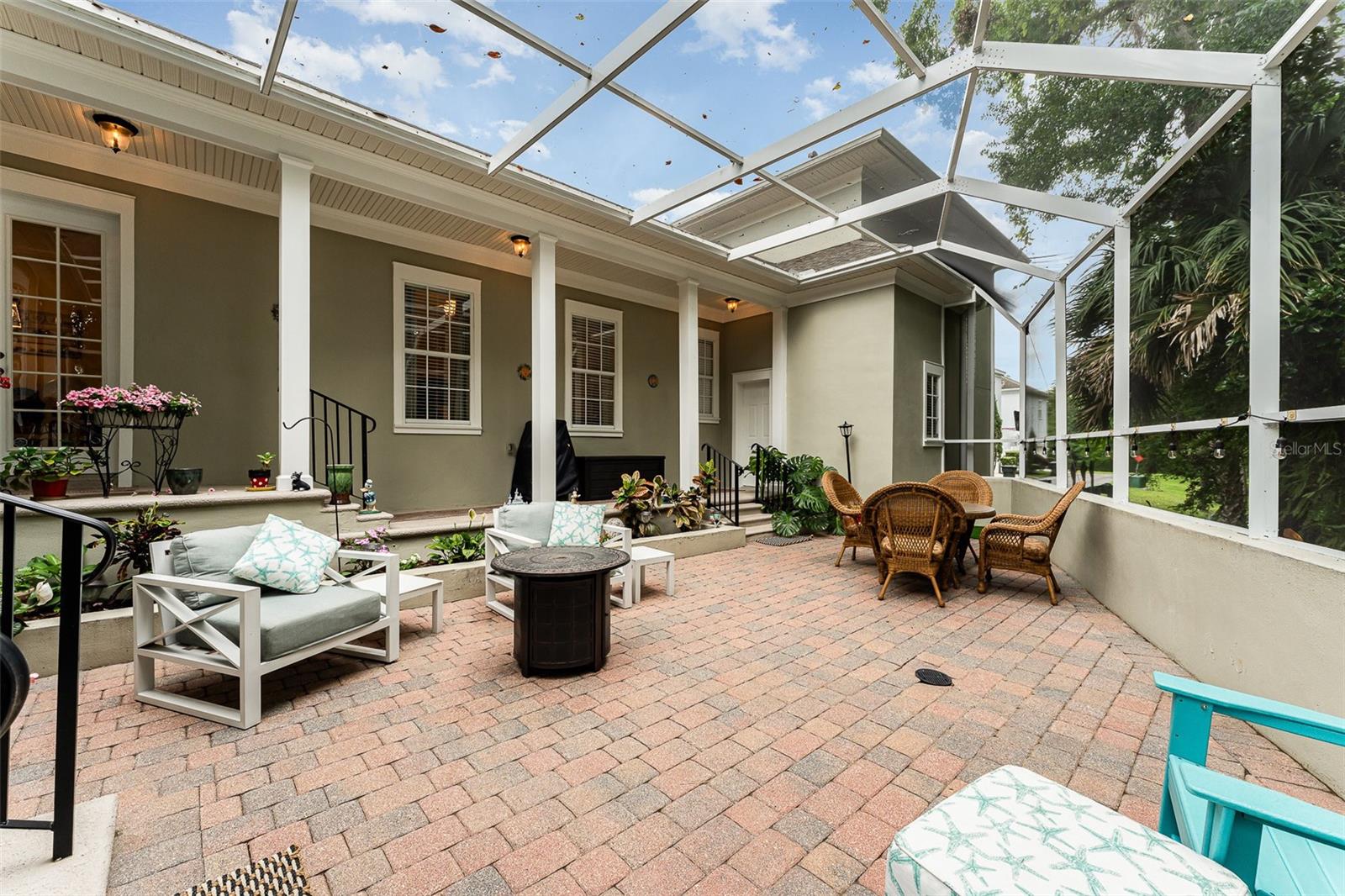 1321 ARTISAN AVENUE E