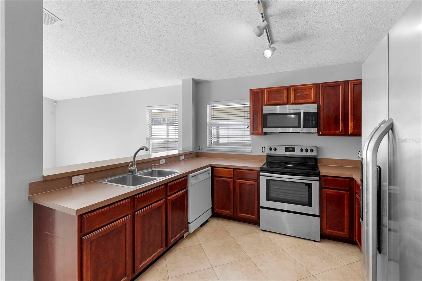 BRIDGEWATER AT TOWN CENTER - Residential