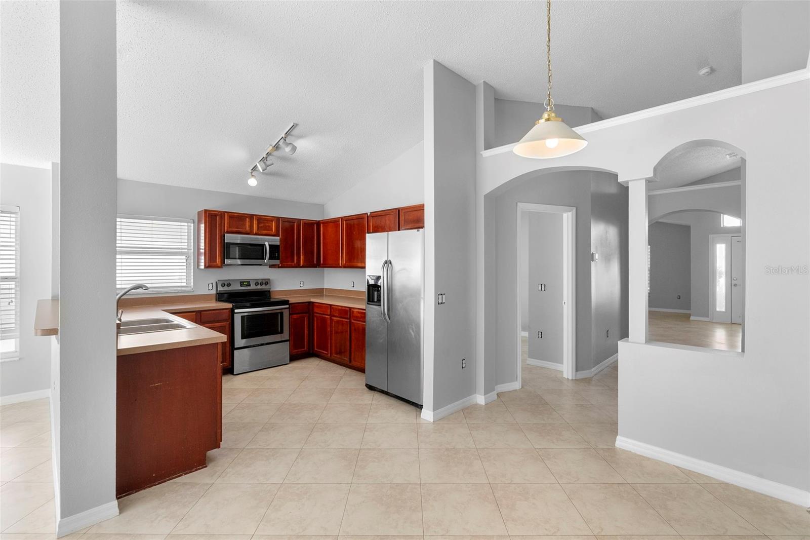 BRIDGEWATER AT TOWN CENTER - Residential