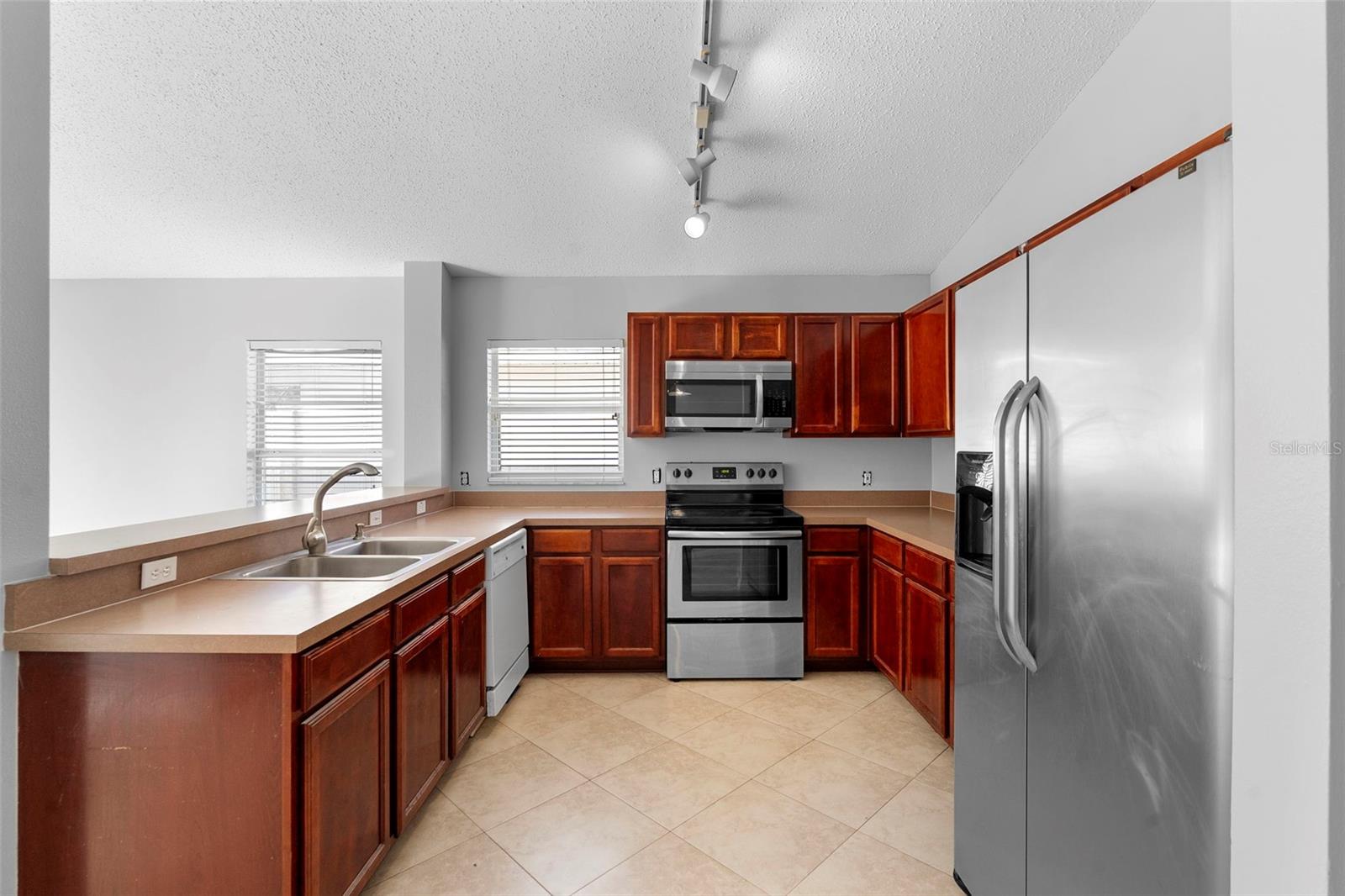 BRIDGEWATER AT TOWN CENTER - Residential