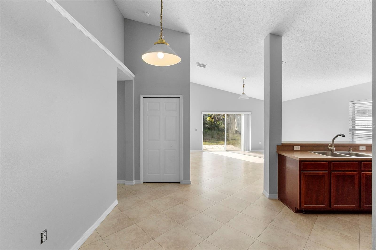 BRIDGEWATER AT TOWN CENTER - Residential