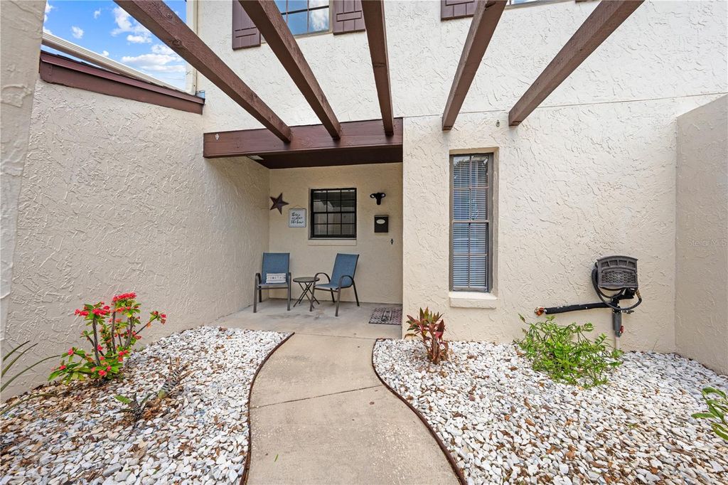 Photo of 929 Michigan Avenue, Saint Cloud, FL 34769 (MLS # S5149321)