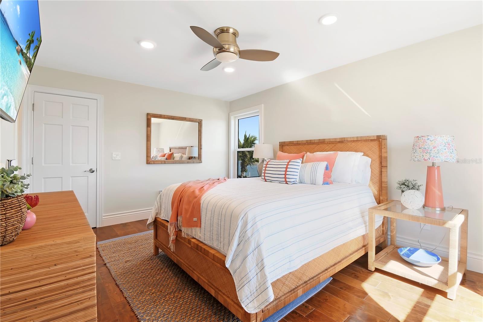 BAYSIDE SUB - Residential