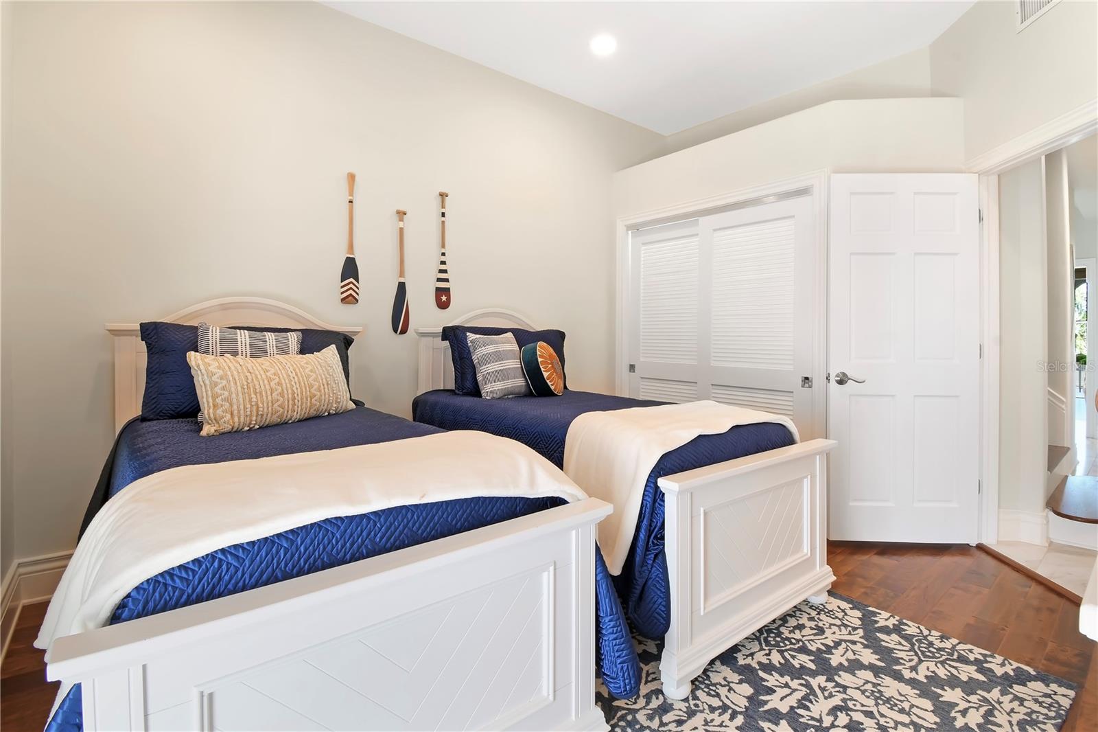 BAYSIDE SUB - Residential