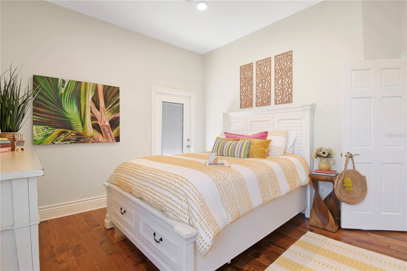 BAYSIDE SUB - Residential