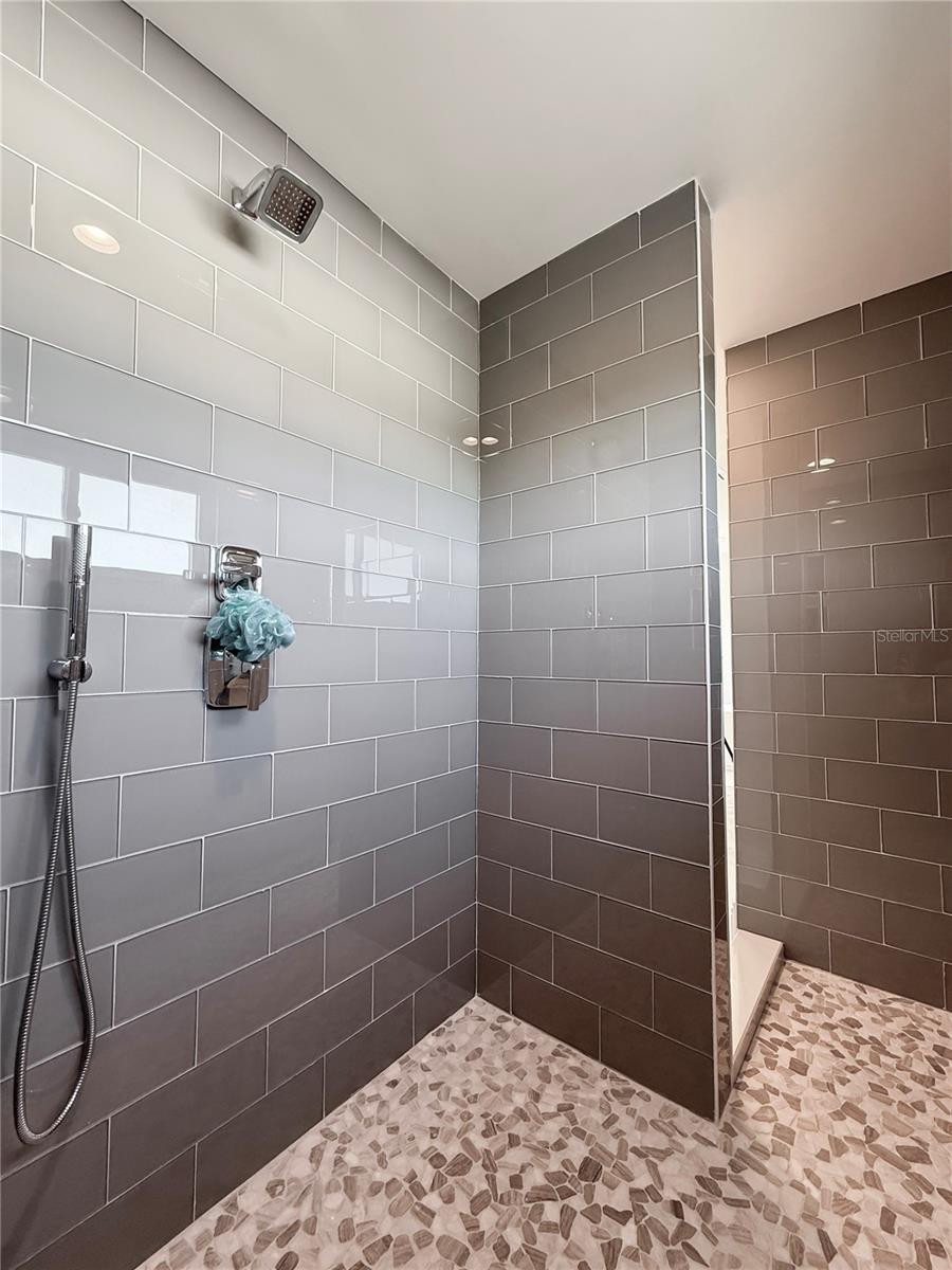 BAYSIDE SUB - Residential