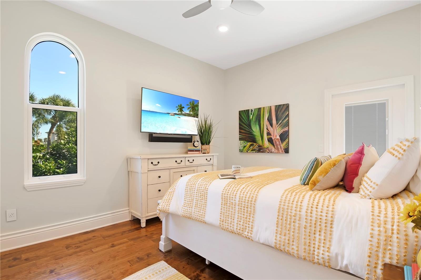 BAYSIDE SUB - Residential