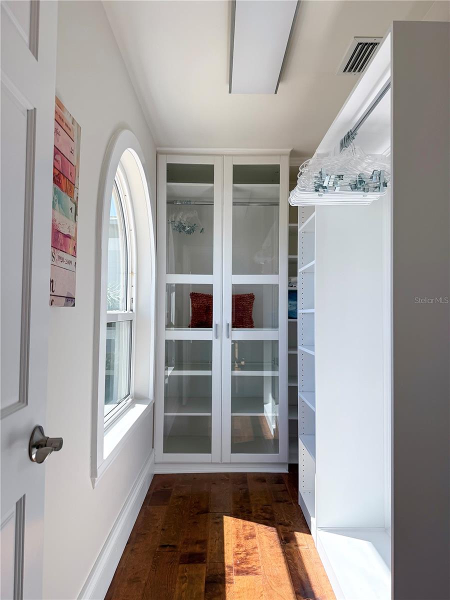 BAYSIDE SUB - Residential