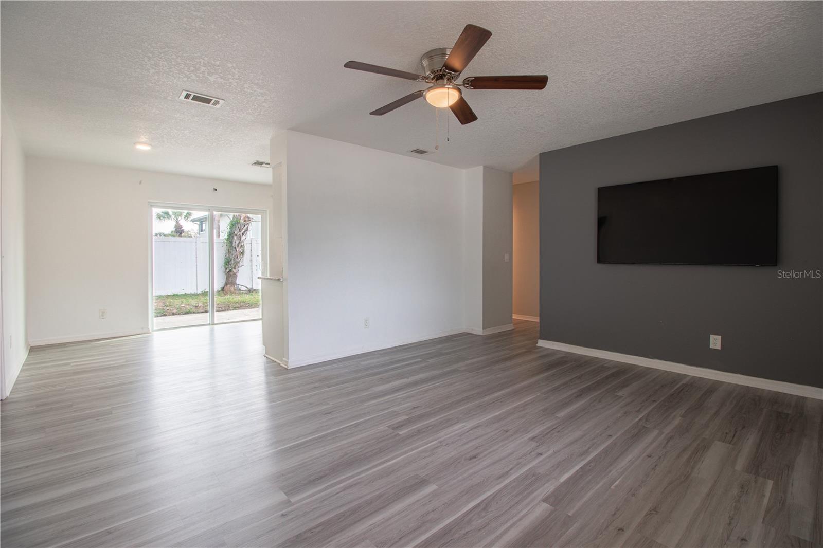 VILLAS AT SIGNAL HILL - Residential