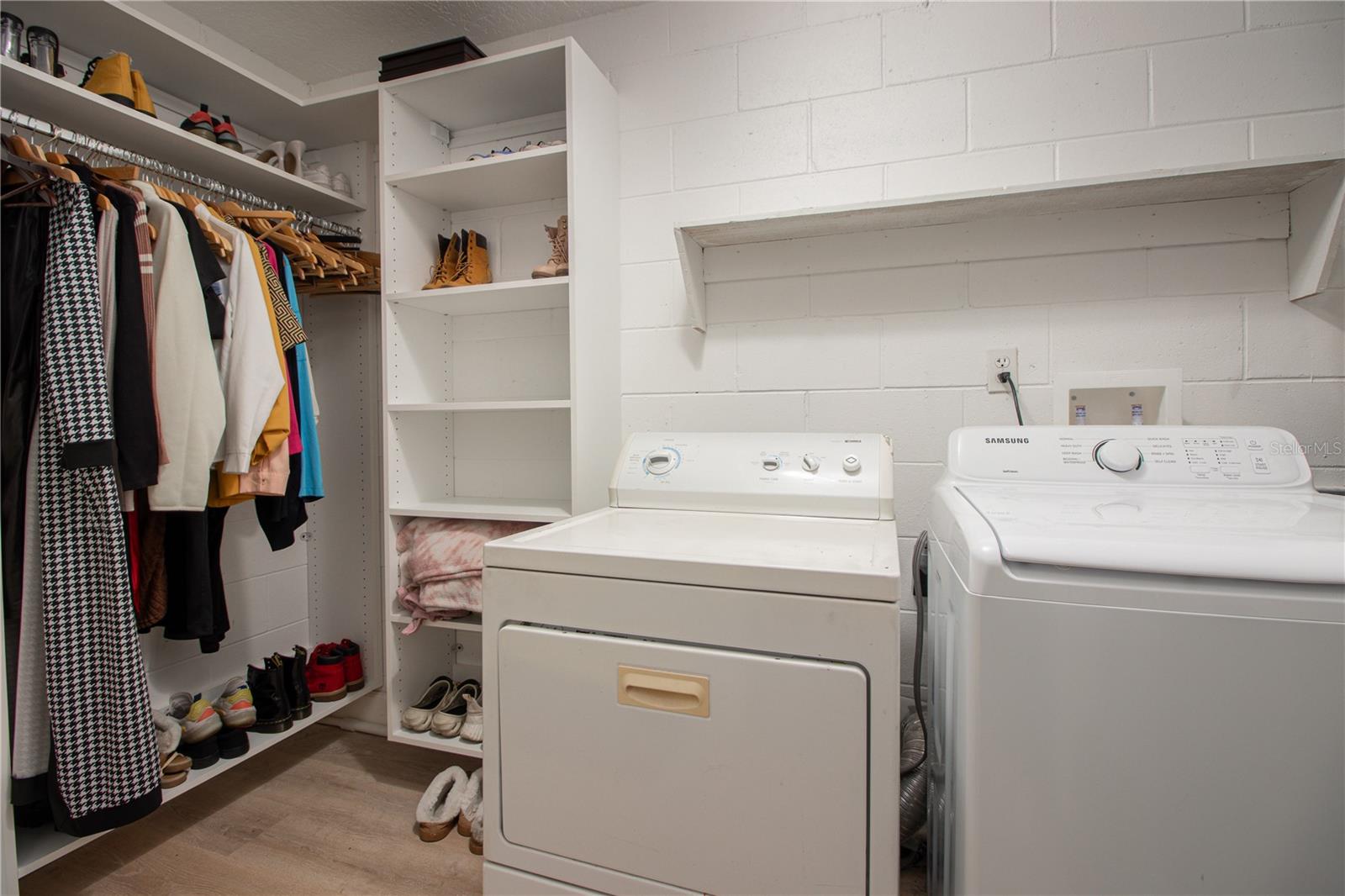 VILLAS AT SIGNAL HILL - Residential