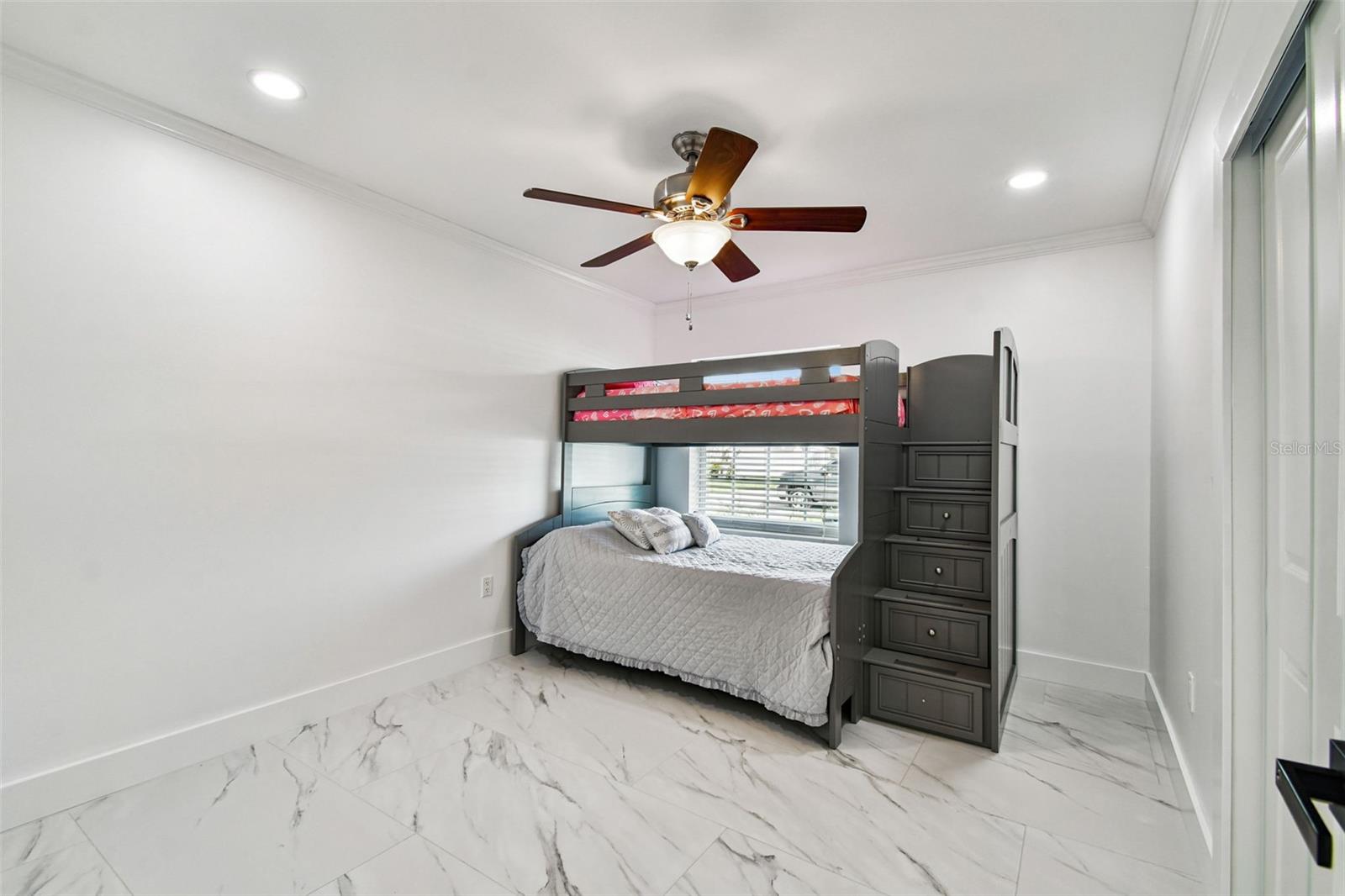 BAY CREST PARK UNIT 05 - Residential