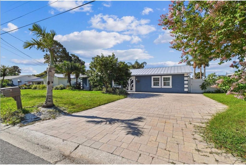 Photo of 8708 Thornwood Lane, Tampa, FL 33615 (MLS # TB8434985)