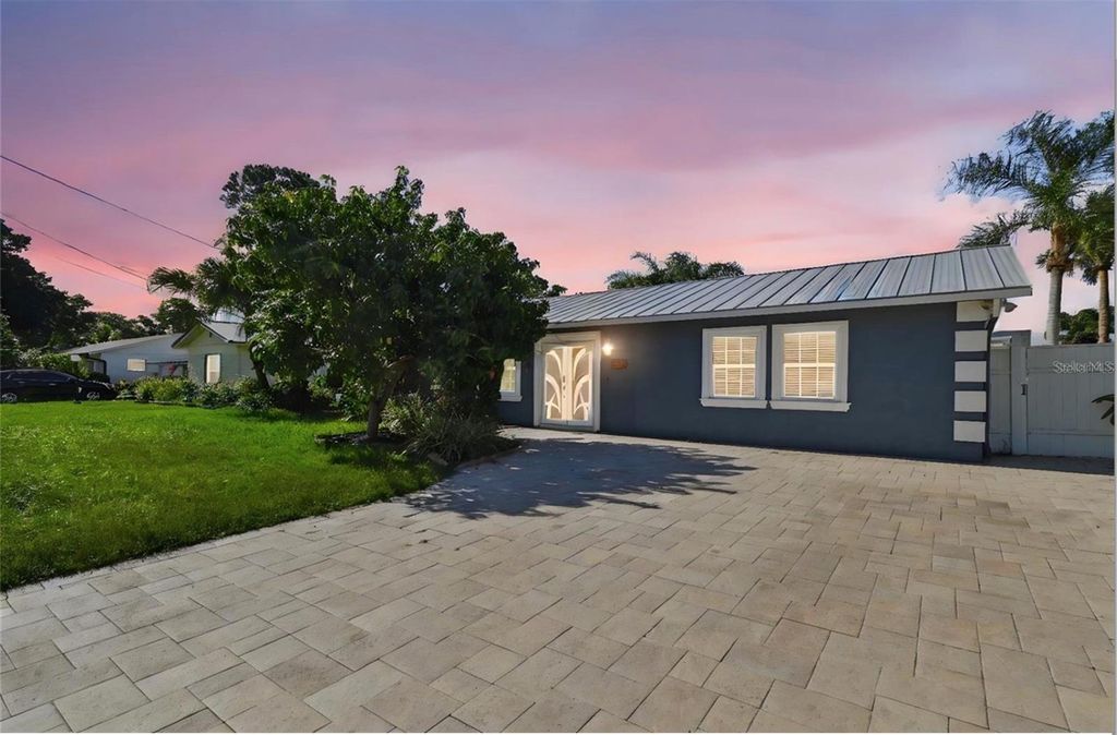 Photo of 8708 Thornwood Lane, Tampa, FL 33615 (MLS # TB8434985)