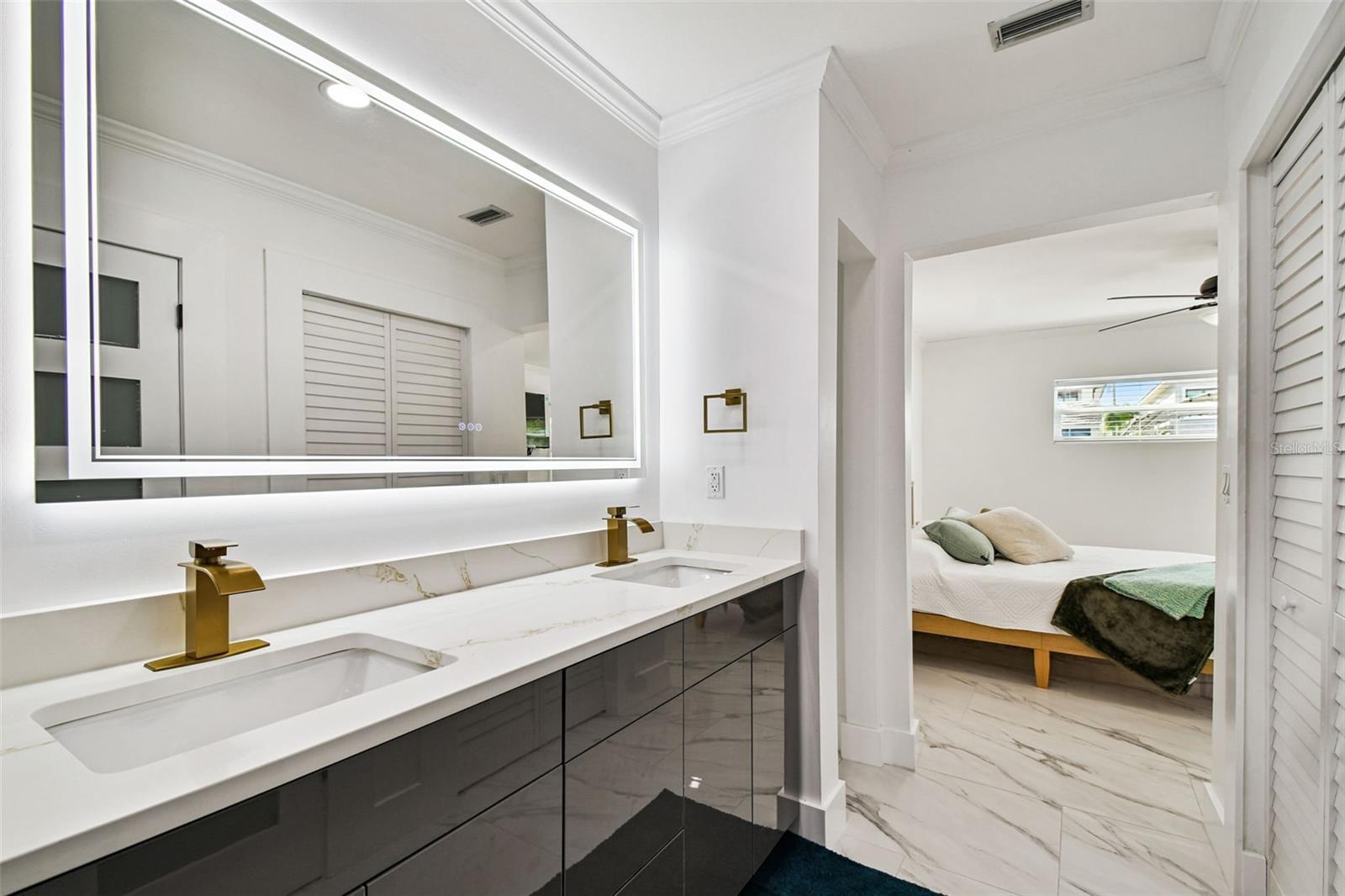 BAY CREST PARK UNIT 05 - Residential