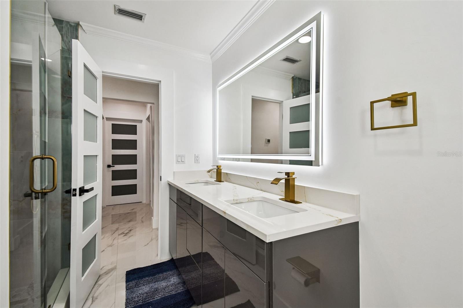 BAY CREST PARK UNIT 05 - Residential