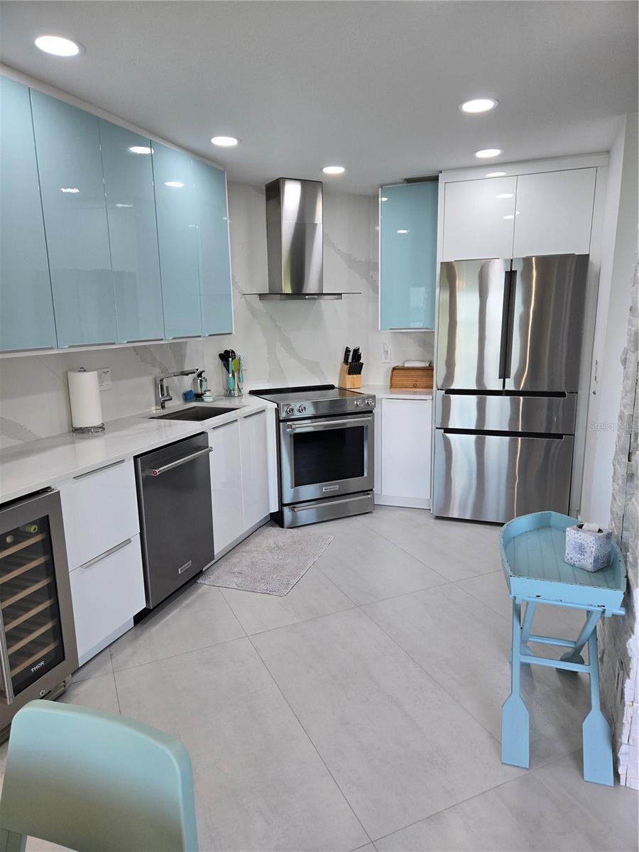 1515 PINELLAS BAYWAY S 70