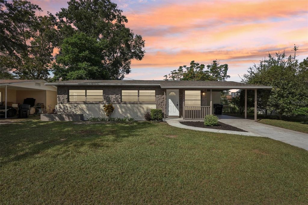 Photo of 442 Fanfair Avenue, Orlando, FL 32811 (MLS # O6353464)