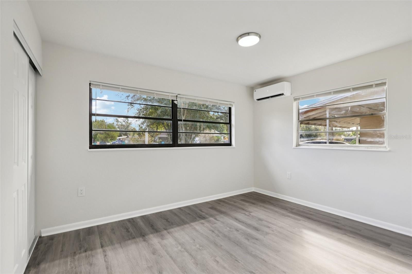 MALIBU GROVES - Residential