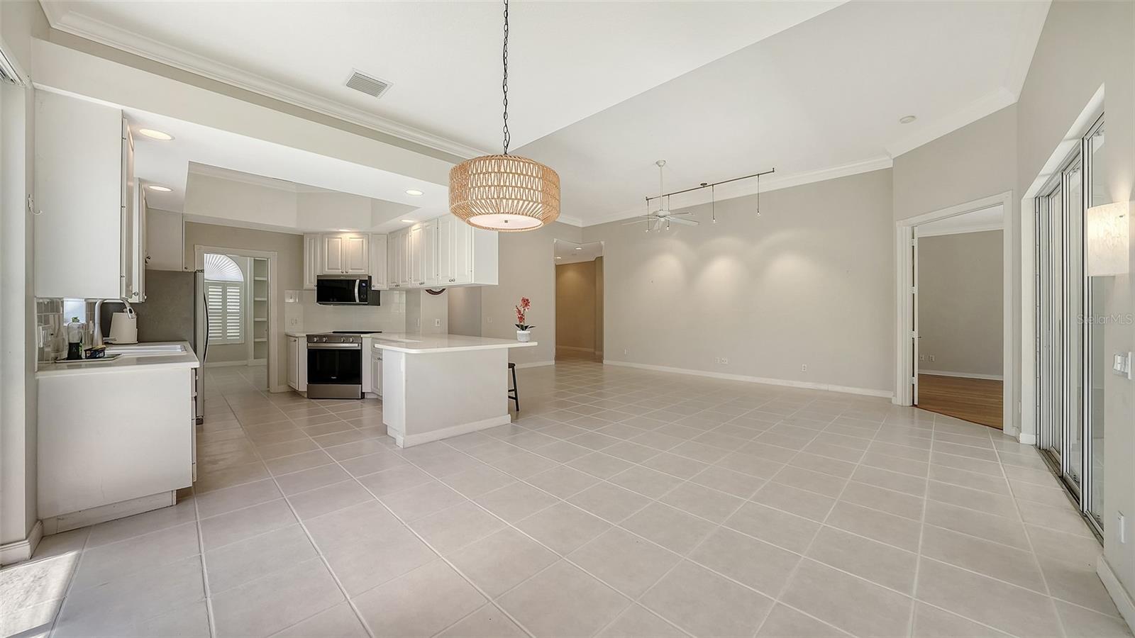 VILLAGEWALK - Residential