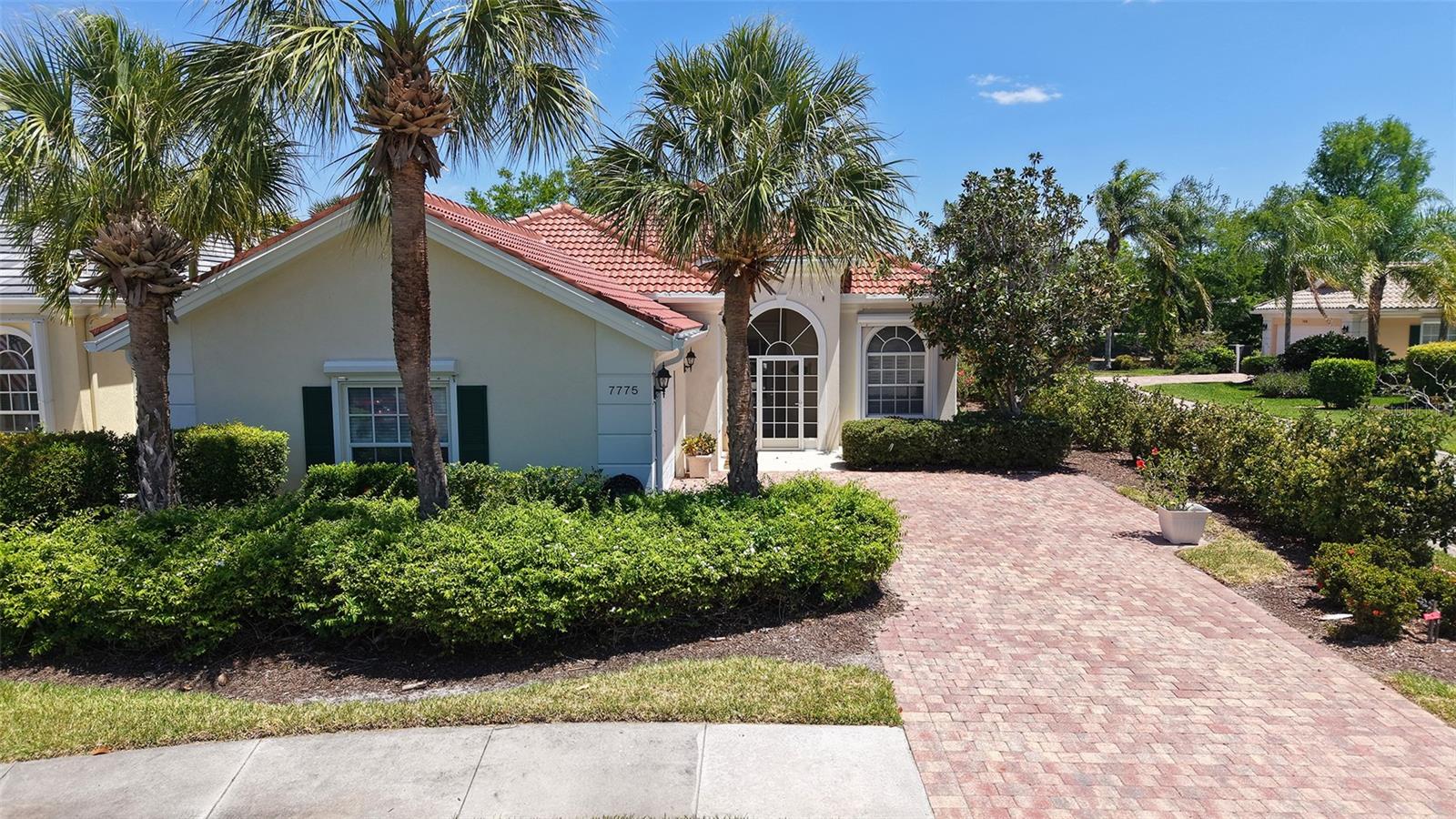 VILLAGEWALK - Residential