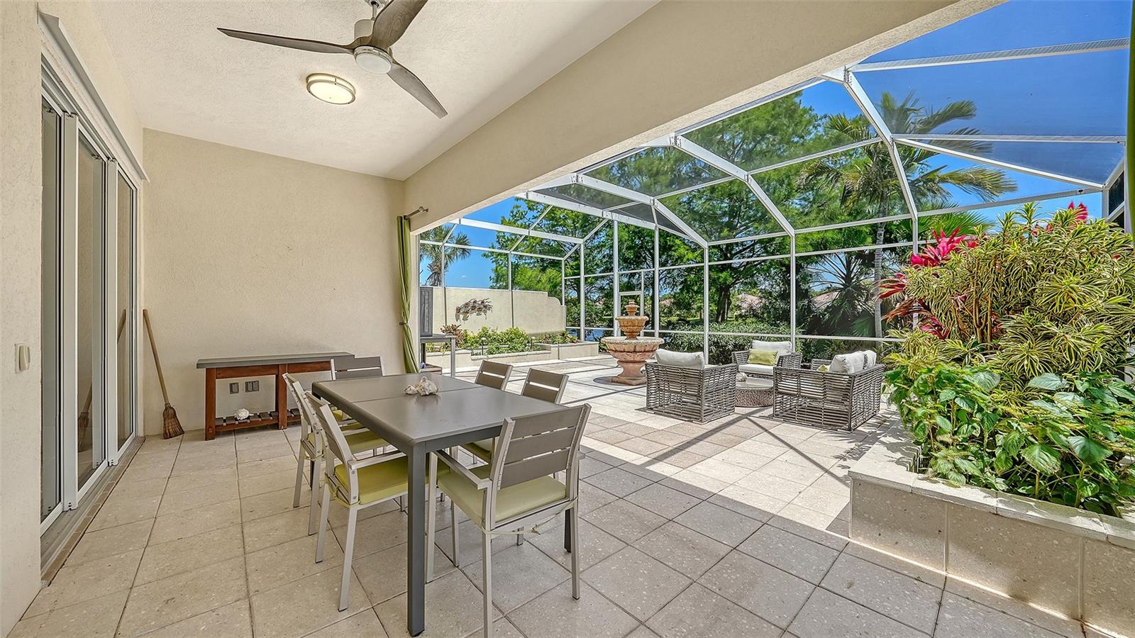 VILLAGEWALK - Residential