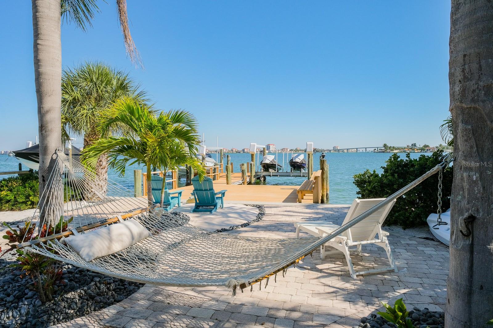 BOCA CIEGA ISLE - Land