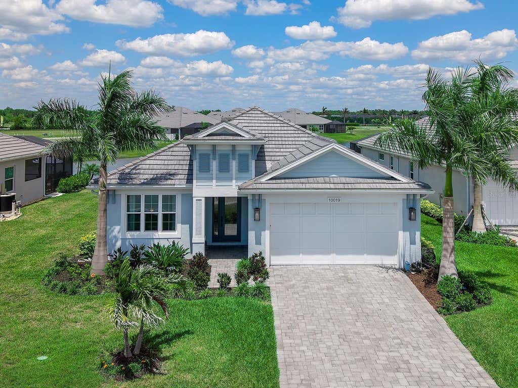 Photo of 10019 Degas Terrace, Bradenton, FL 34212 (MLS # A4692406)