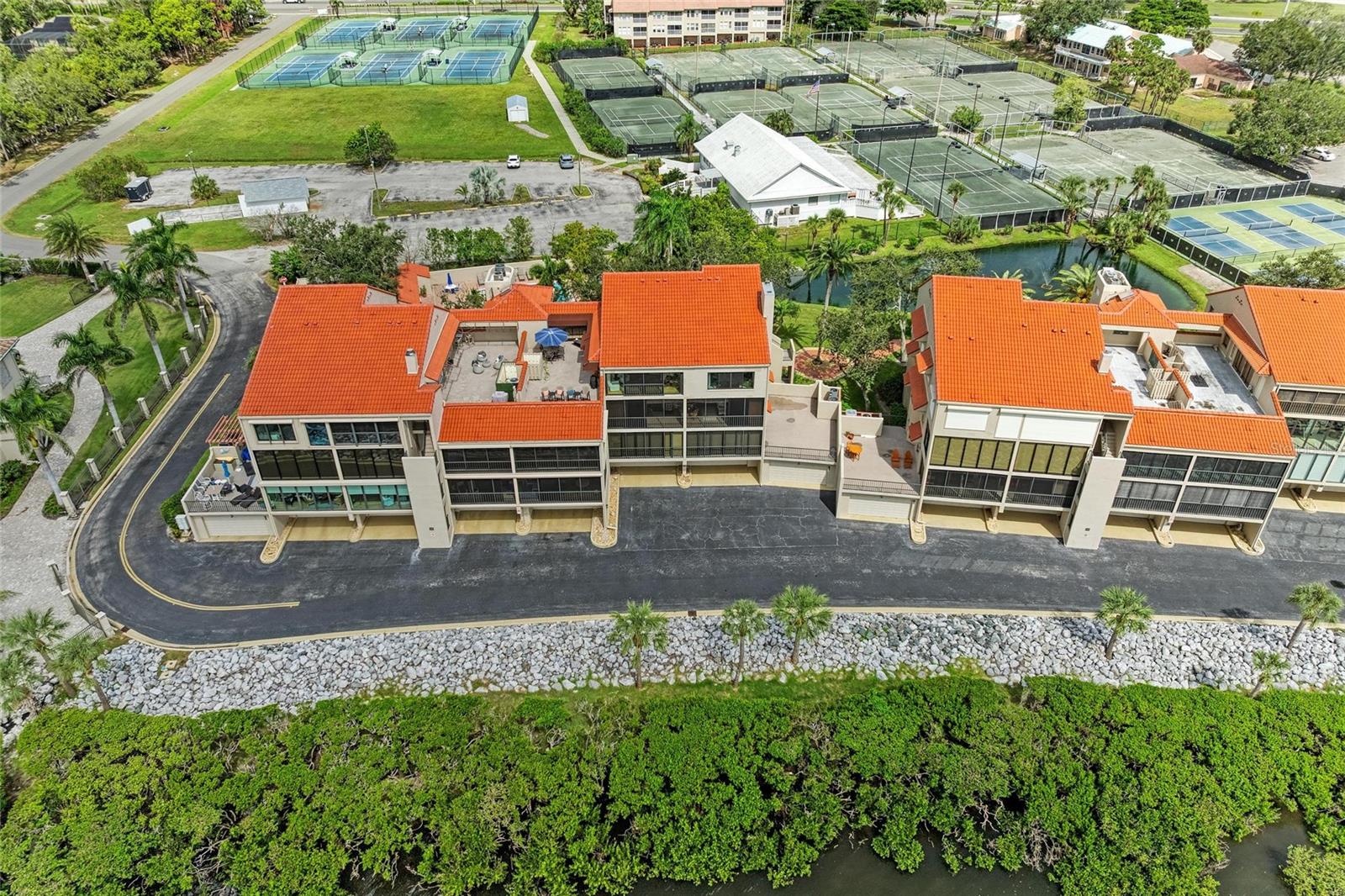 CONQUISTADOR BAY CLUB - Residential